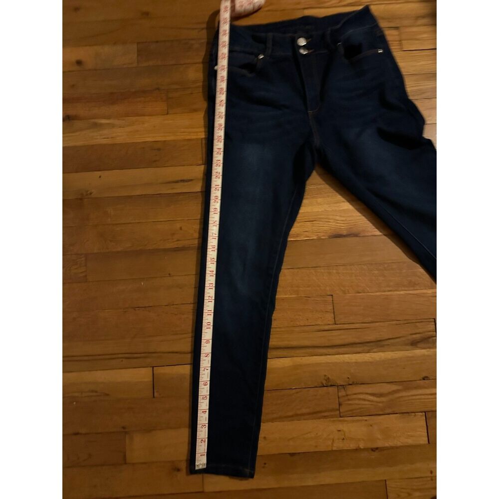 Tahari Women’s Dark Blue Skinny Jeans – Size 28 – Excellent Condition
